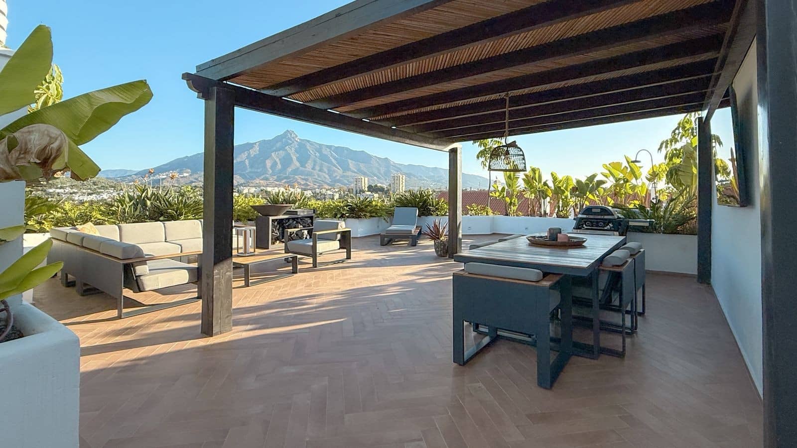 3 slaapkamer Penthouse te koop in Marbella met zwembad garage - € 1.250.000 (Ref: 9807885)