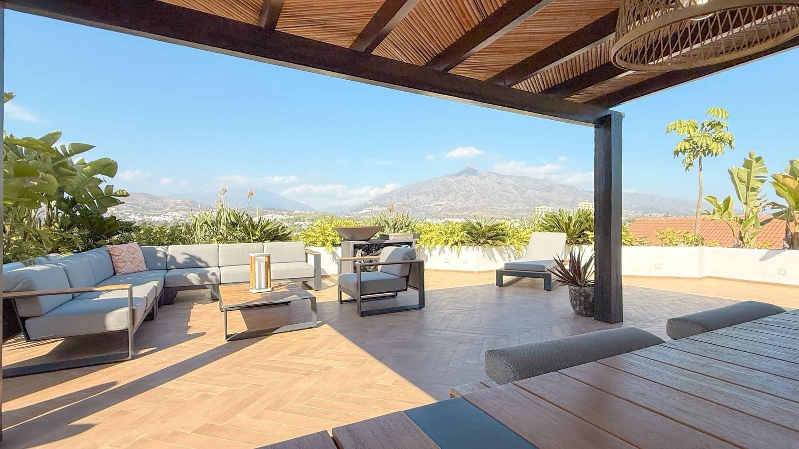 3 slaapkamer Penthouse te koop in Marbella met zwembad garage - € 1.250.000 (Ref: 9807885)