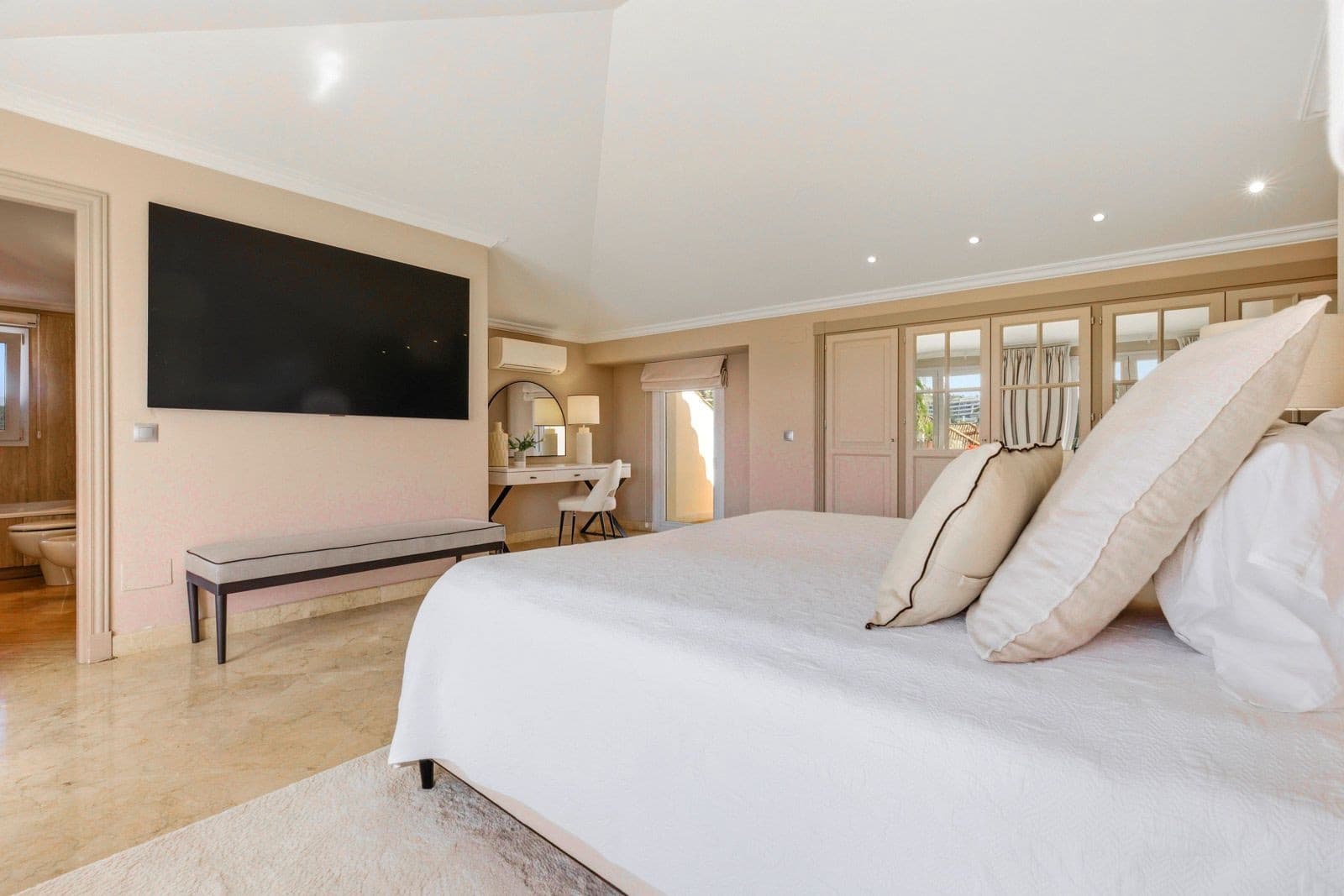 3 quarto Penthouse para venda em Marbella com piscina garagem - 1 900 000 € (Ref: 9811426)