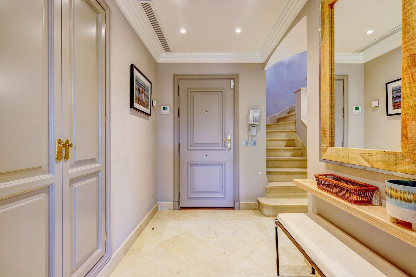 3 quarto Penthouse para venda em Marbella com piscina garagem - 1 900 000 € (Ref: 9811426)