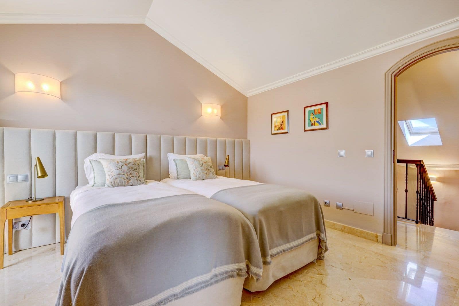3 quarto Penthouse para venda em Marbella com piscina garagem - 1 900 000 € (Ref: 9811426)
