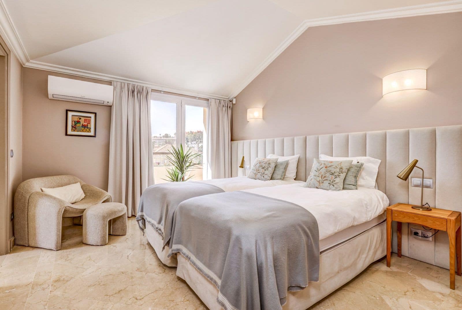 3 quarto Penthouse para venda em Marbella com piscina garagem - 1 900 000 € (Ref: 9811426)