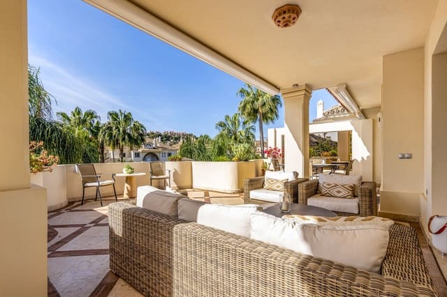 3 quarto Penthouse para venda em Los Naranjos, Marbella com piscina garagem - 1 900 000 € (Ref: 9811426)