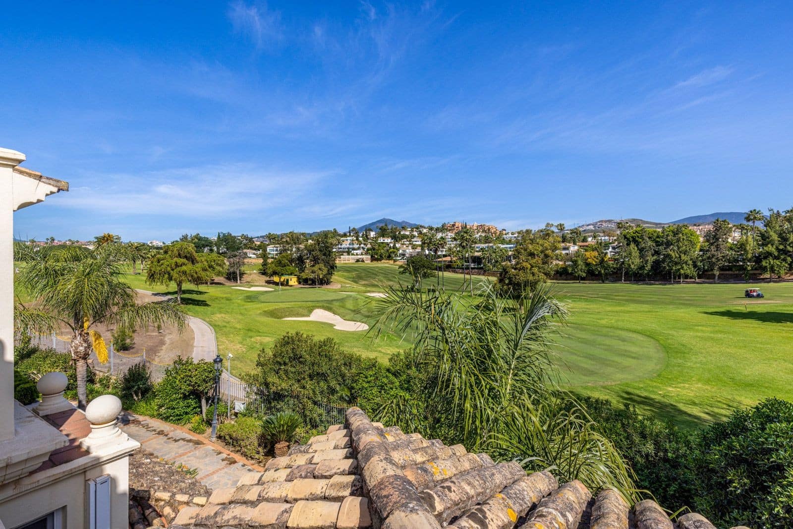 3 quarto Penthouse para venda em Marbella com piscina garagem - 1 900 000 € (Ref: 9811426)