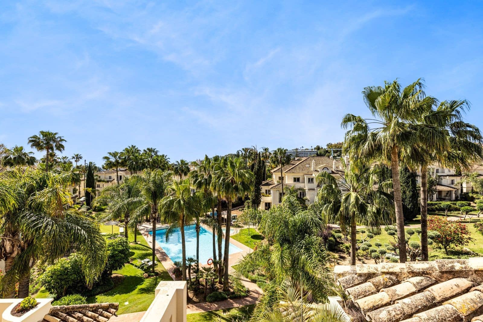 3 quarto Penthouse para venda em Marbella com piscina garagem - 1 900 000 € (Ref: 9811426)