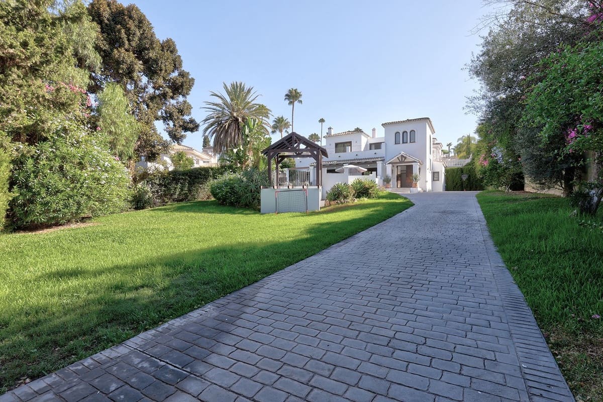 5 camera da letto Villa in vendita in Marbella con piscina garage - 2.175.000 € (Rif: 9813771)