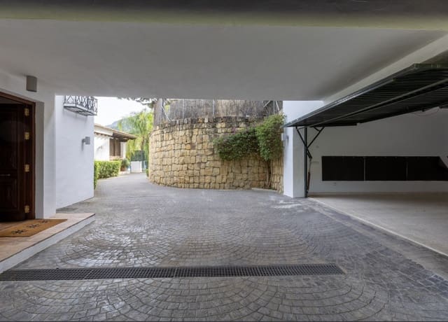 4 soverom Villa til salgs i Benahavís med svømmebasseng garasje - € 2 150 000 (Ref: 9817921)
