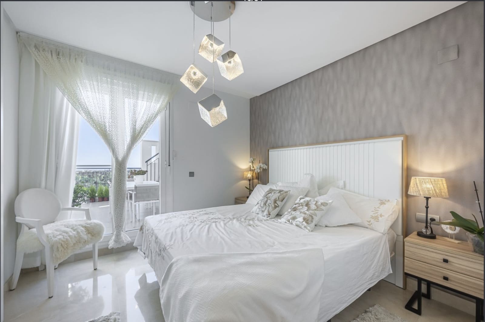 2 sovrum Takvåning till salu i Benahavis med pool garage - 645 000 € (Ref: 9817922)