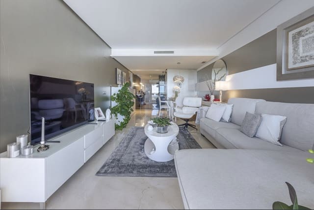 2 chambre Penthouse à vendre à Benahavís avec piscine garage - 645 000 € (Ref: 9817922)