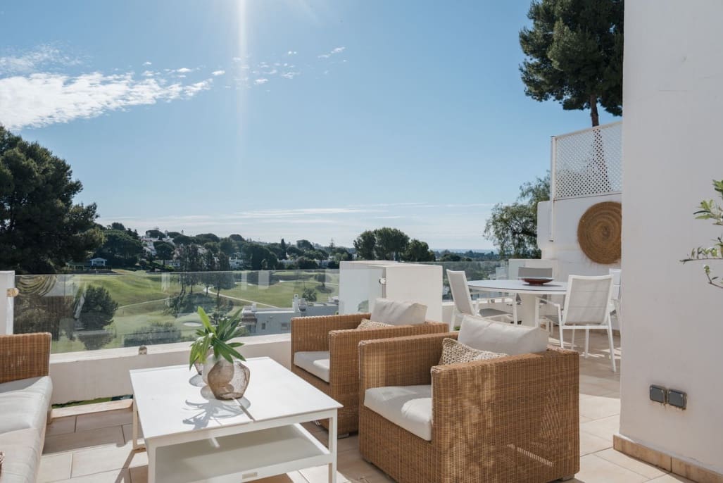 2 Zimmer Penthouse zu verkaufen in Marbella mit Pool Garage - 650.000 € (Ref: 9820274)