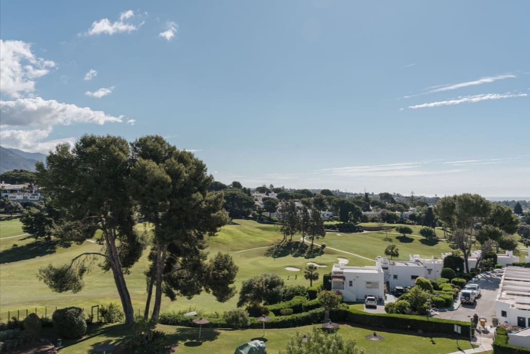2 Zimmer Penthouse zu verkaufen in Marbella mit Pool Garage - 650.000 € (Ref: 9820274)