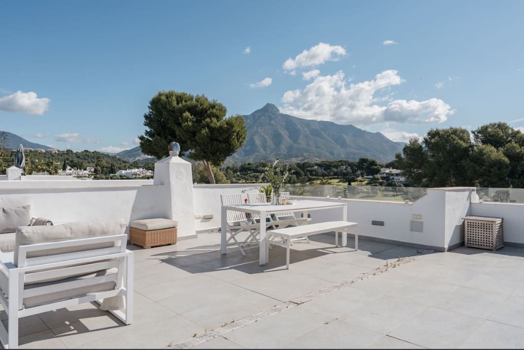 2 Zimmer Penthouse zu verkaufen in Marbella mit Pool Garage - 650.000 € (Ref: 9820274)
