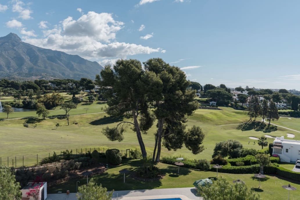 2 Zimmer Penthouse zu verkaufen in Marbella mit Pool Garage - 650.000 € (Ref: 9820274)