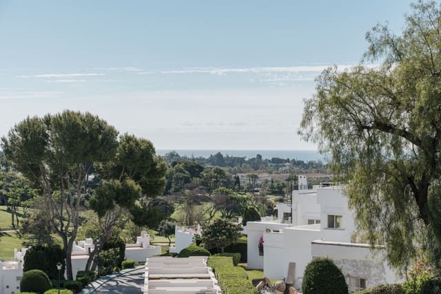 2 quarto Penthouse para venda em Marbella com piscina garagem - 650 000 € (Ref: 9820274)