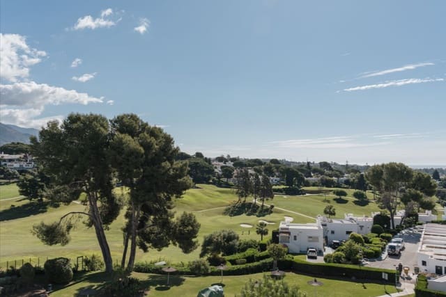 2 quarto Penthouse para venda em Marbella com piscina garagem - 650 000 € (Ref: 9820274)