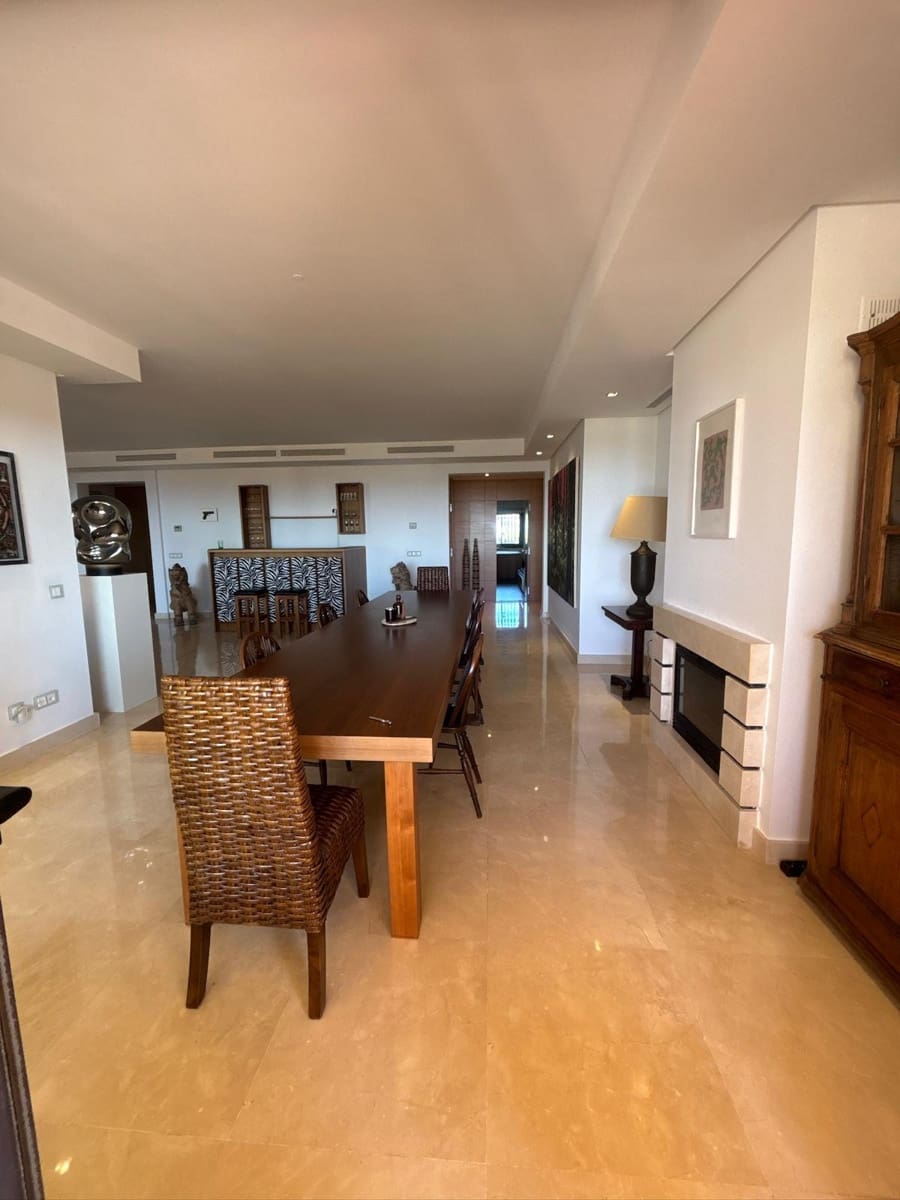 2 bedroom Apartment for sale in La Quinta - € 699,000 (Ref: 9827122)
