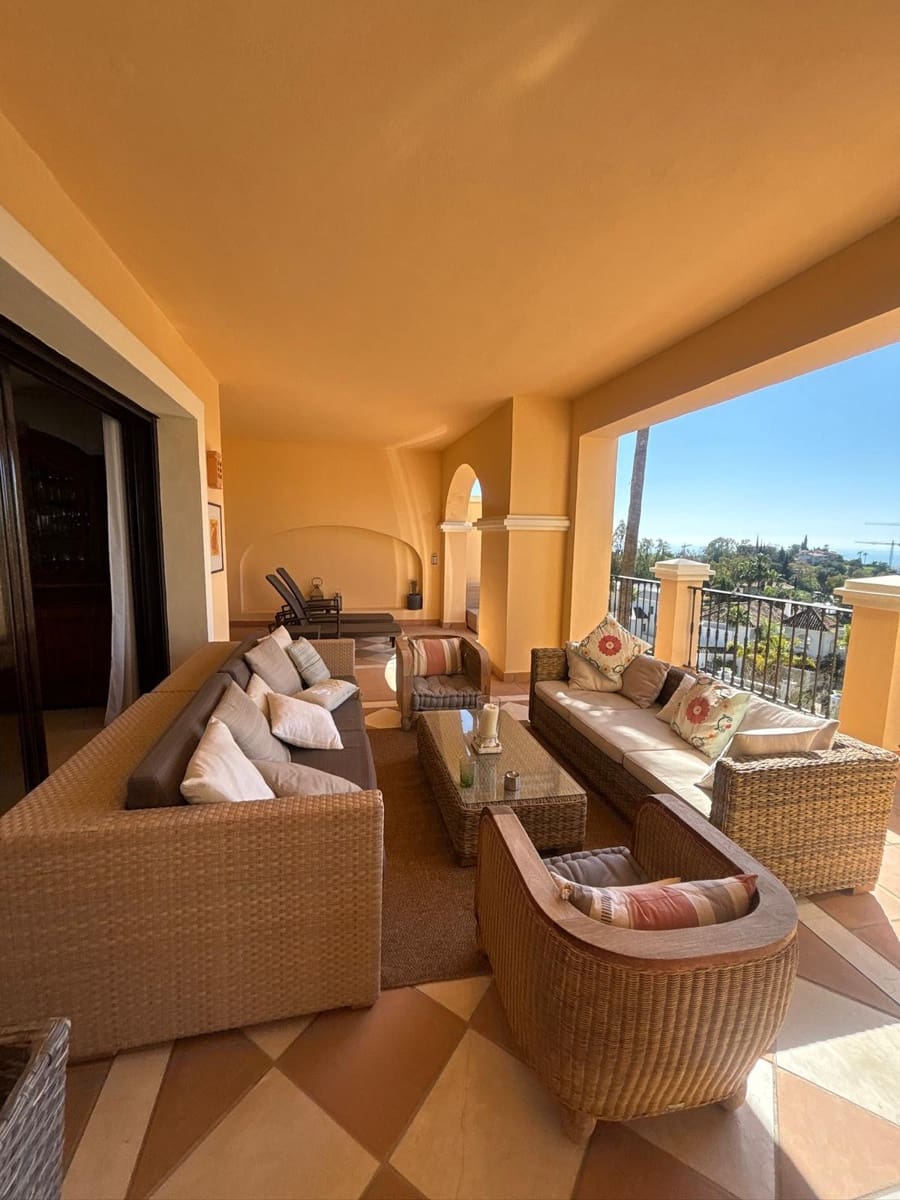 2 bedroom Apartment for sale in La Quinta - € 699,000 (Ref: 9827122)