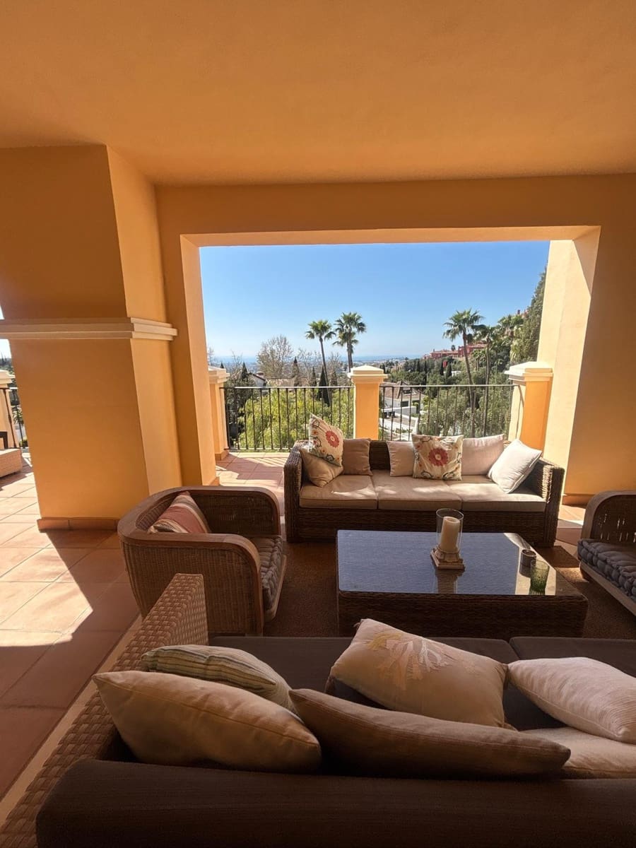2 bedroom Apartment for sale in La Quinta - € 699,000 (Ref: 9827122)