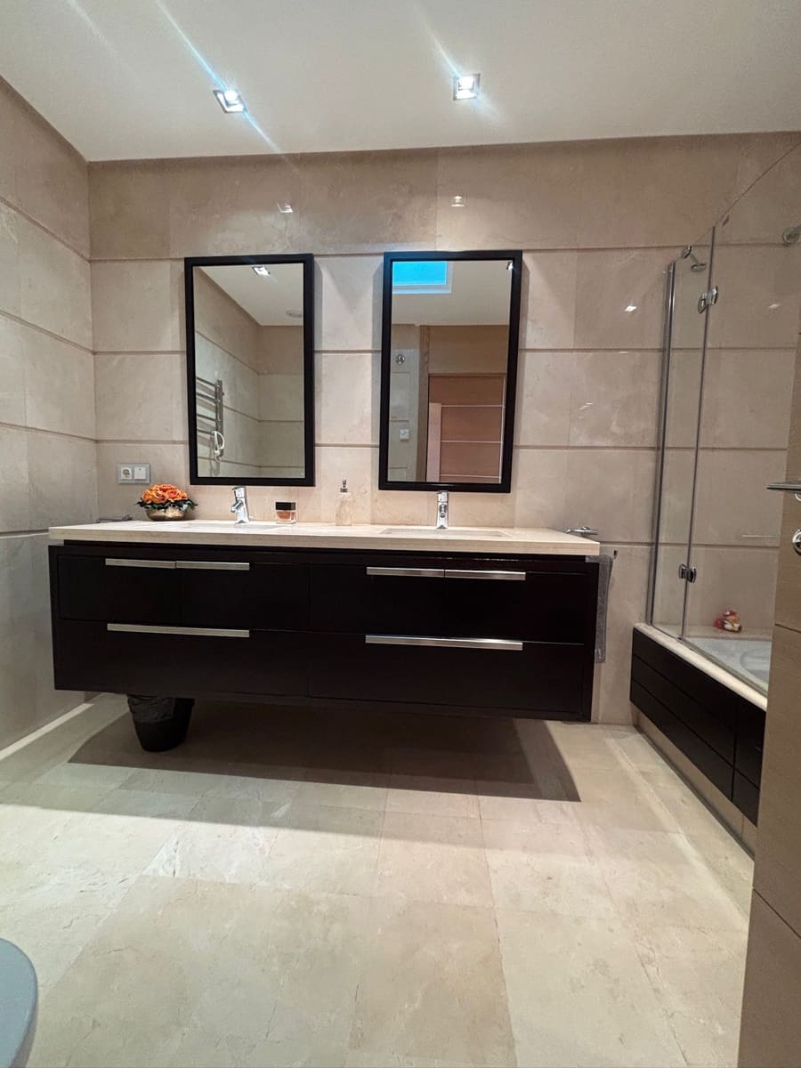 2 bedroom Apartment for sale in La Quinta - € 699,000 (Ref: 9827122)