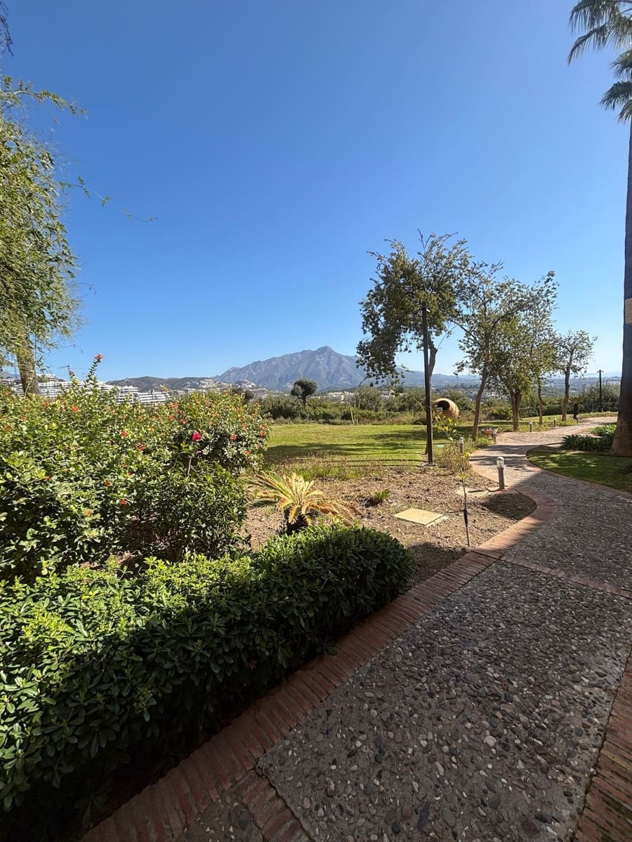 2 bedroom Apartment for sale in La Quinta - € 699,000 (Ref: 9827122)