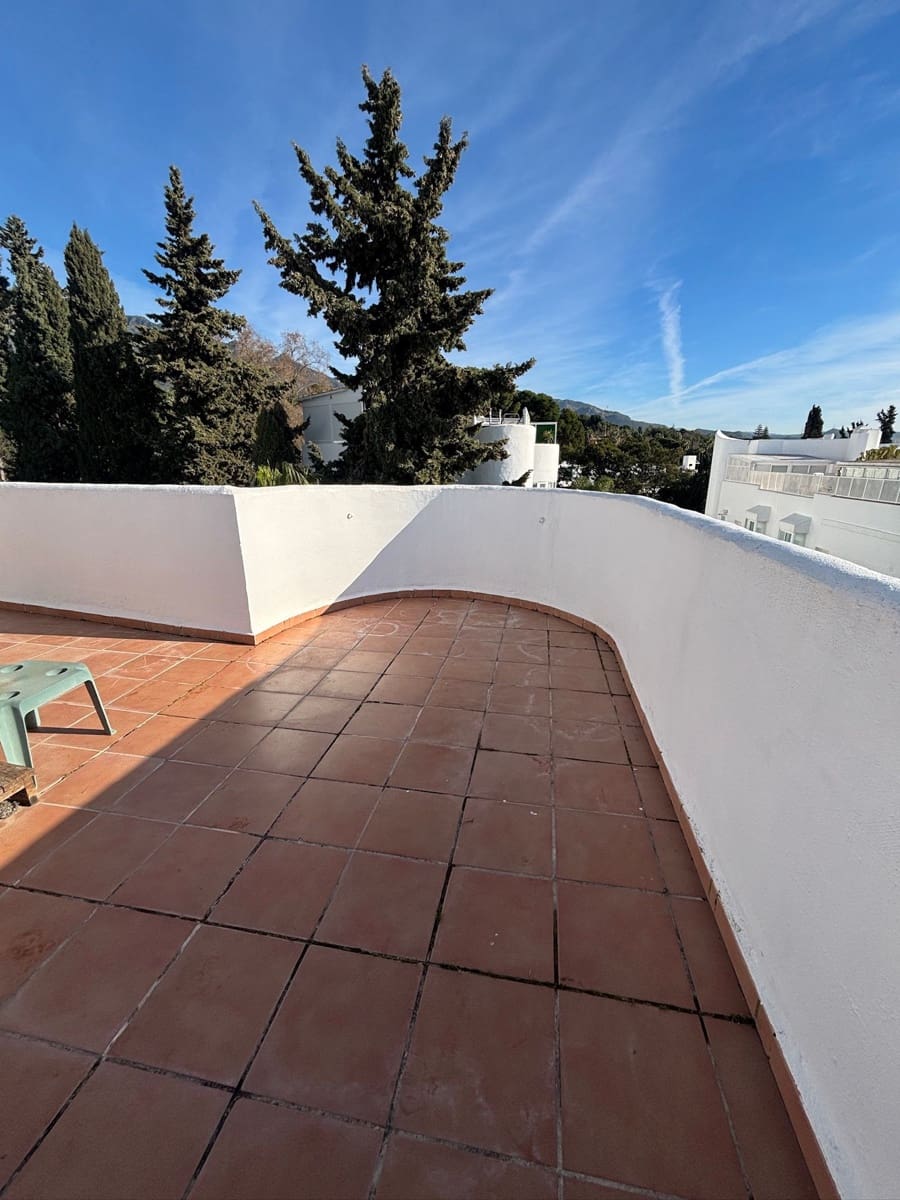 2 soverom Penthouse til salgs i Marbella med svømmebasseng garasje - € 815 000 (Ref: 9827123)