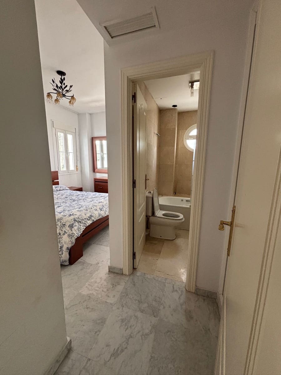 2 soverom Penthouse til salgs i Marbella med svømmebasseng garasje - € 815 000 (Ref: 9827123)