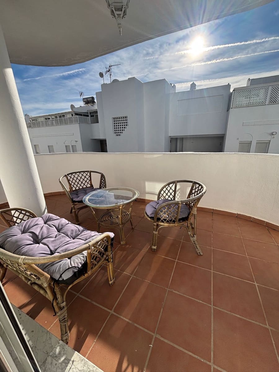 2 soverom Penthouse til salgs i Marbella med svømmebasseng garasje - € 815 000 (Ref: 9827123)