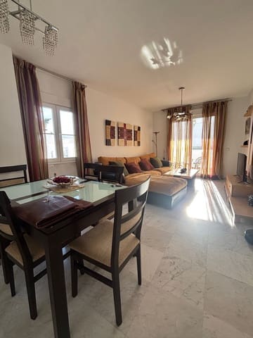 2 quarto Penthouse para venda em Marbella com piscina garagem - 815 000 € (Ref: 9827123)