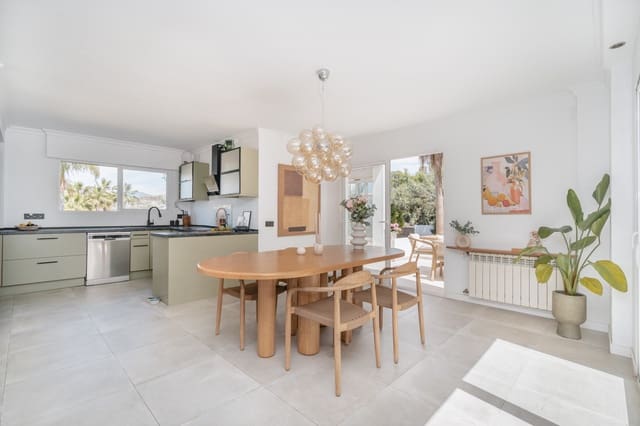 4 slaapkamer Halfvrijstaande villa te koop in El Paraiso, Estepona met zwembad garage - € 850.000 (Ref: 9831098)