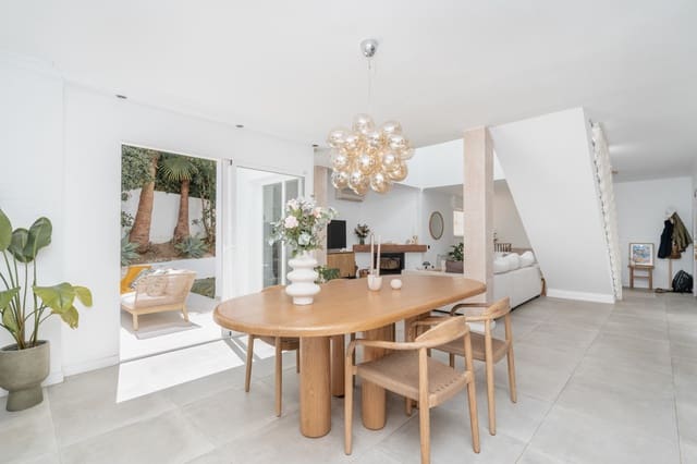 4 slaapkamer Halfvrijstaande villa te koop in El Paraiso, Estepona met zwembad garage - € 850.000 (Ref: 9831098)