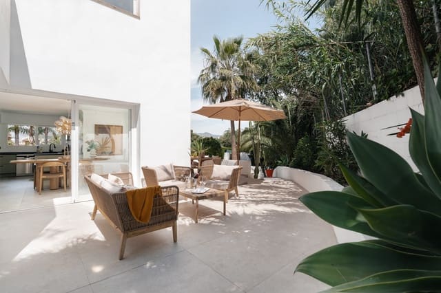 4 slaapkamer Halfvrijstaande villa te koop in El Paraiso, Estepona met zwembad garage - € 850.000 (Ref: 9831098)