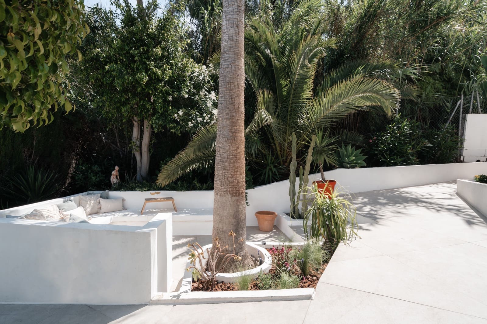 4 chambre Villa/Maison Semi-Mitoyenne à vendre à El Paraiso avec piscine garage - 850 000 € (Ref: 9831098)