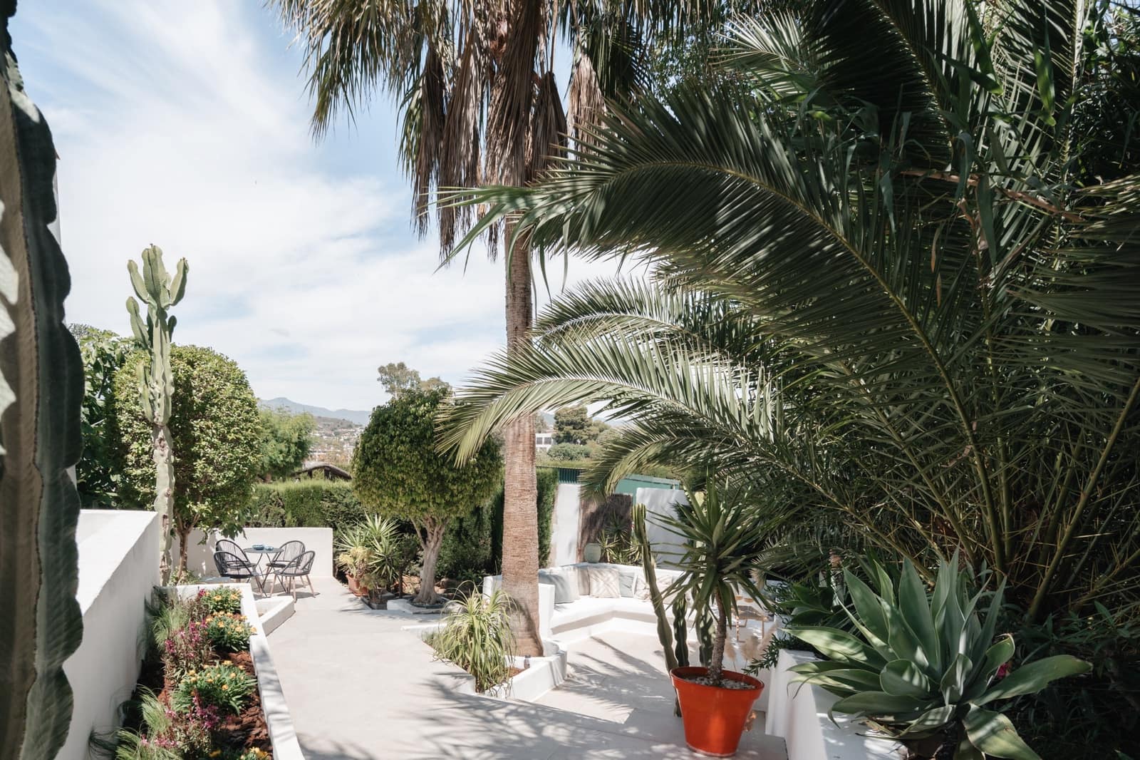 4 chambre Villa/Maison Semi-Mitoyenne à vendre à El Paraiso avec piscine garage - 850 000 € (Ref: 9831098)