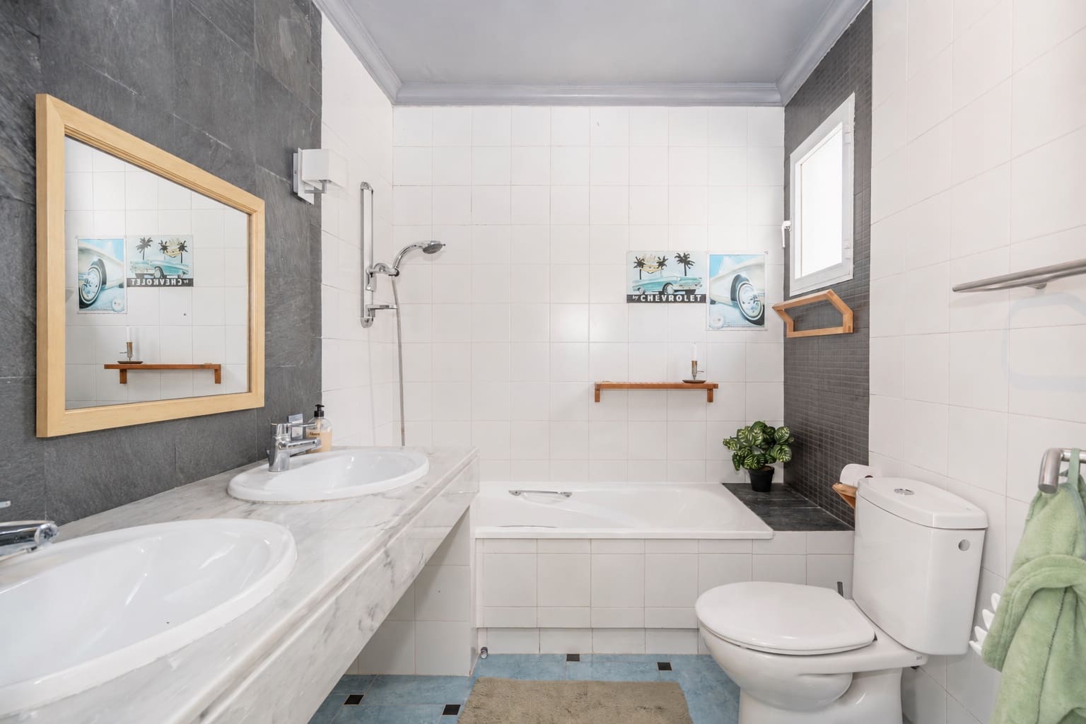 4 chambre Villa/Maison Semi-Mitoyenne à vendre à El Paraiso avec piscine garage - 850 000 € (Ref: 9831098)