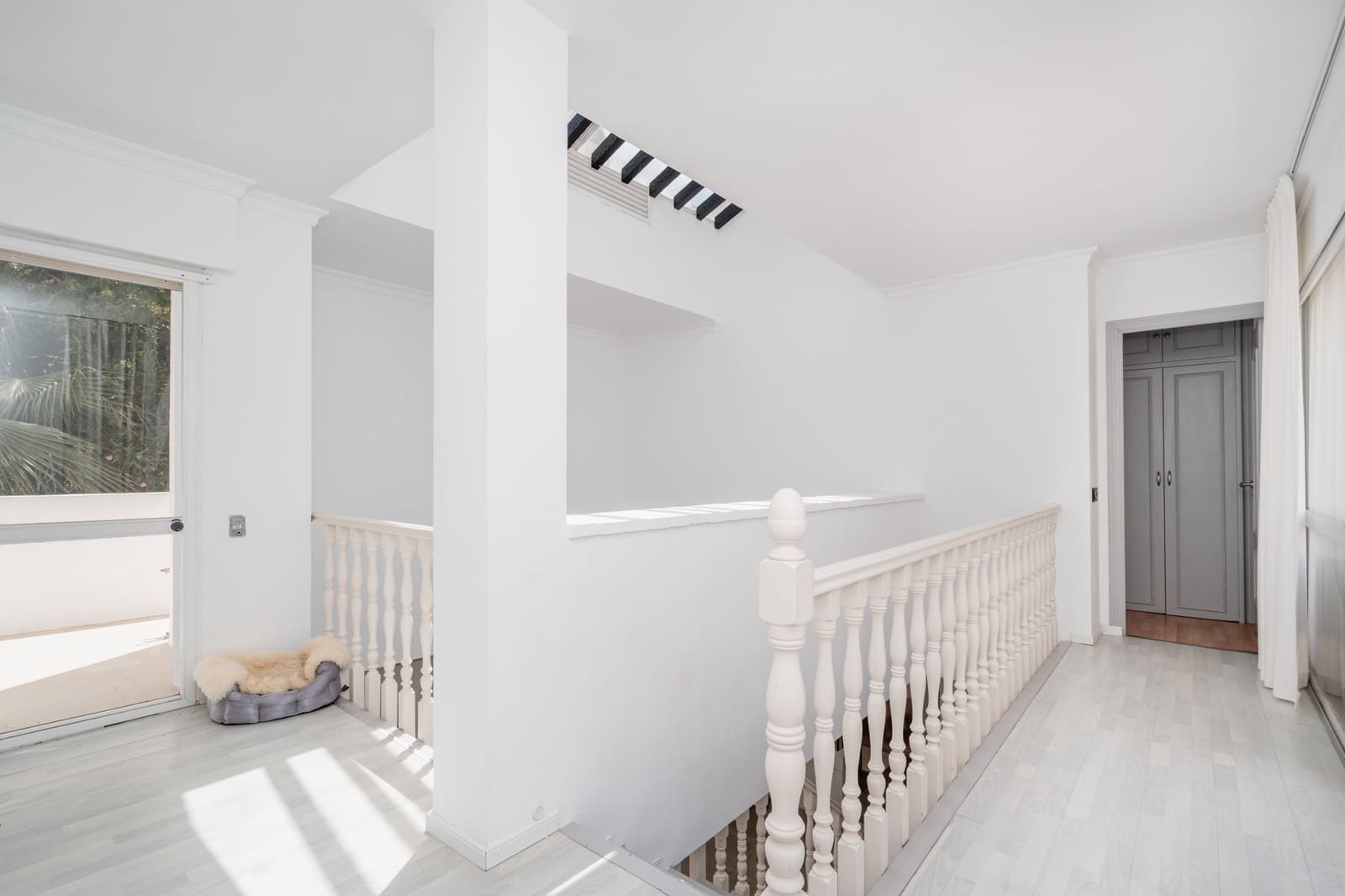 4 chambre Villa/Maison Semi-Mitoyenne à vendre à El Paraiso avec piscine garage - 850 000 € (Ref: 9831098)