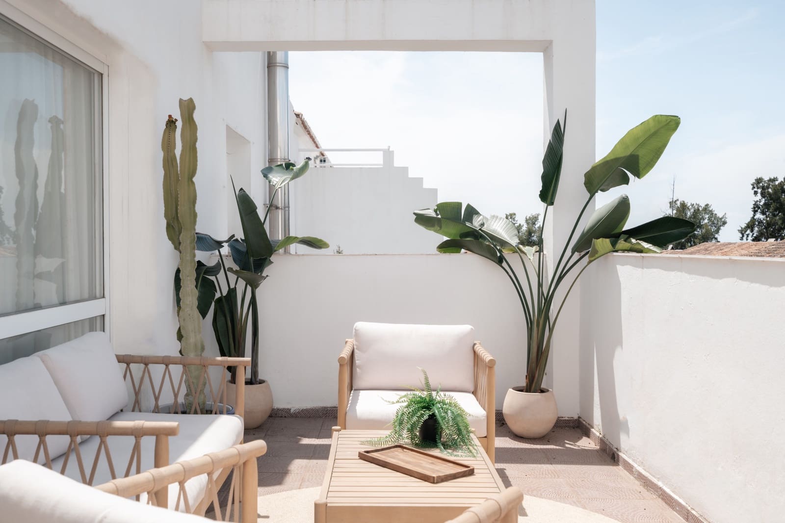 4 chambre Villa/Maison Semi-Mitoyenne à vendre à El Paraiso avec piscine garage - 850 000 € (Ref: 9831098)