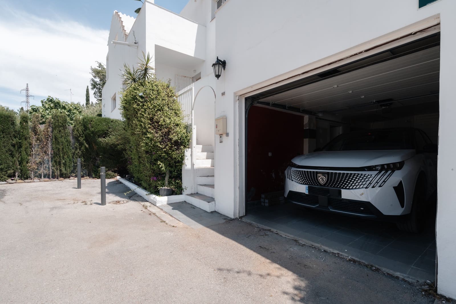 4 chambre Villa/Maison Semi-Mitoyenne à vendre à El Paraiso avec piscine garage - 850 000 € (Ref: 9831098)