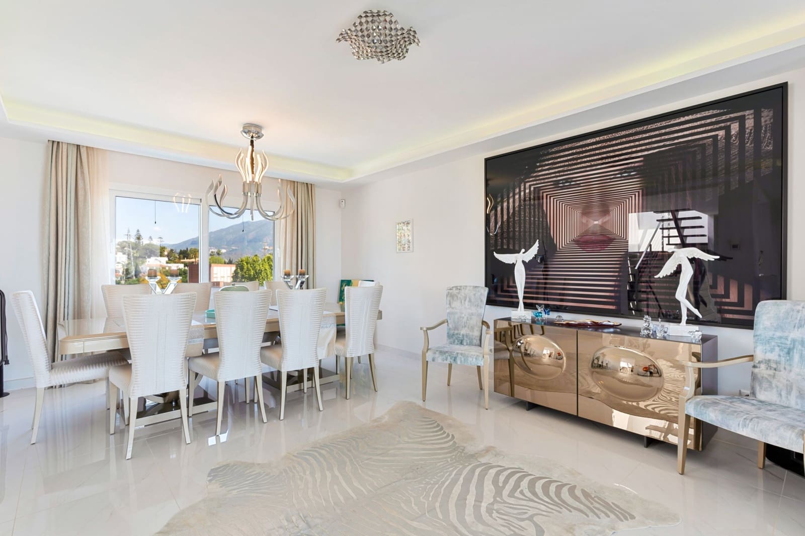 5 soveværelse Villa til salg i Nueva Andalucia med swimmingpool garage - € 2.500.000 (Ref: 9831100)