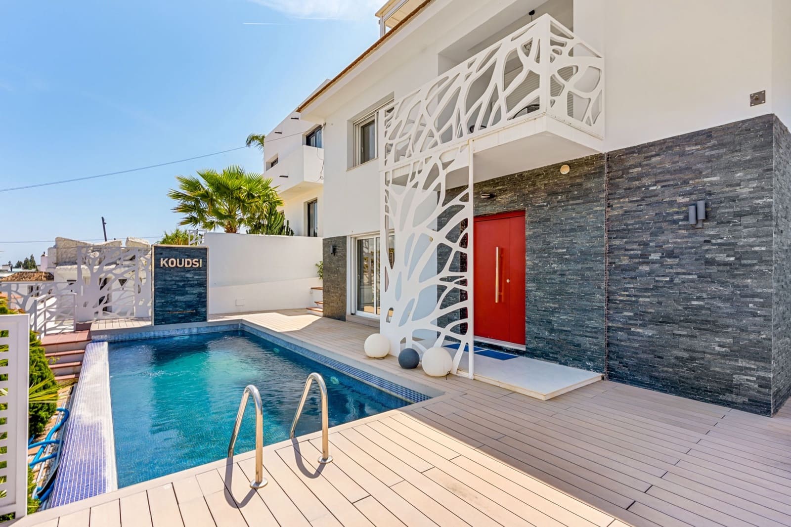 5 soveværelse Villa til salg i Nueva Andalucia med swimmingpool garage - € 2.500.000 (Ref: 9831100)