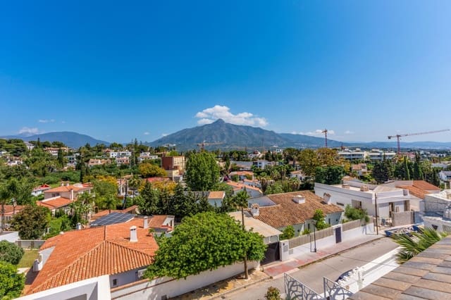5 camera da letto Villa in vendita in Nueva Andalucia, Marbella con piscina garage - 2.500.000 € (Rif: 9831100)