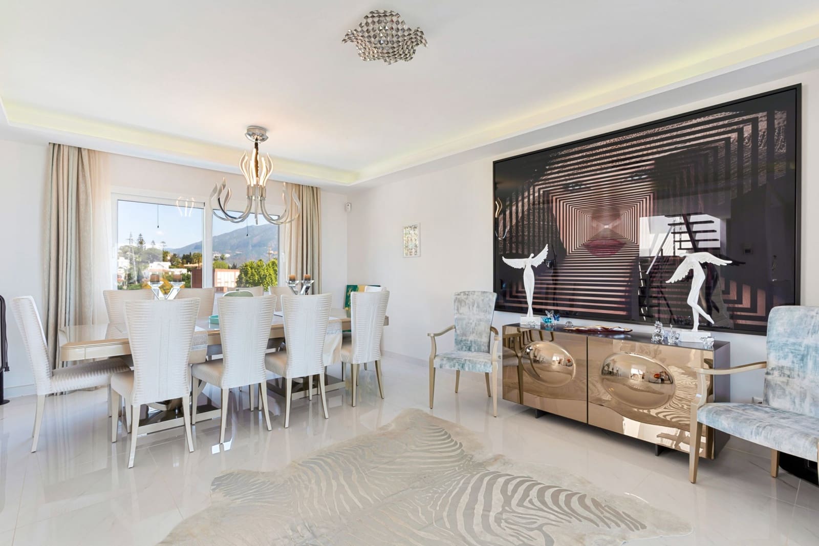 5 bedroom Villa for sale in Nueva Andalucia with pool garage - € 2,500,000 (Ref: 9831100)