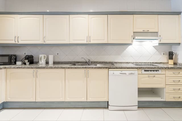 3 slaapkamer Huis te koop in Nueva Andalucia, Marbella met zwembad garage - € 1.200.000 (Ref: 9831103)