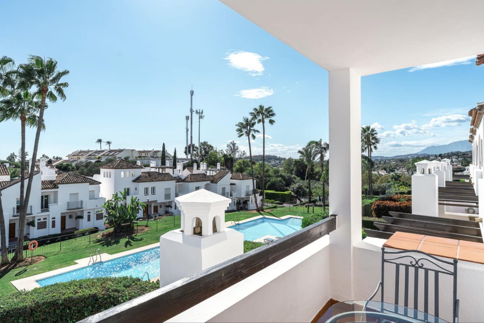 3 slaapkamer Huis te koop in Nueva Andalucia met zwembad garage - € 1.200.000 (Ref: 9831103)