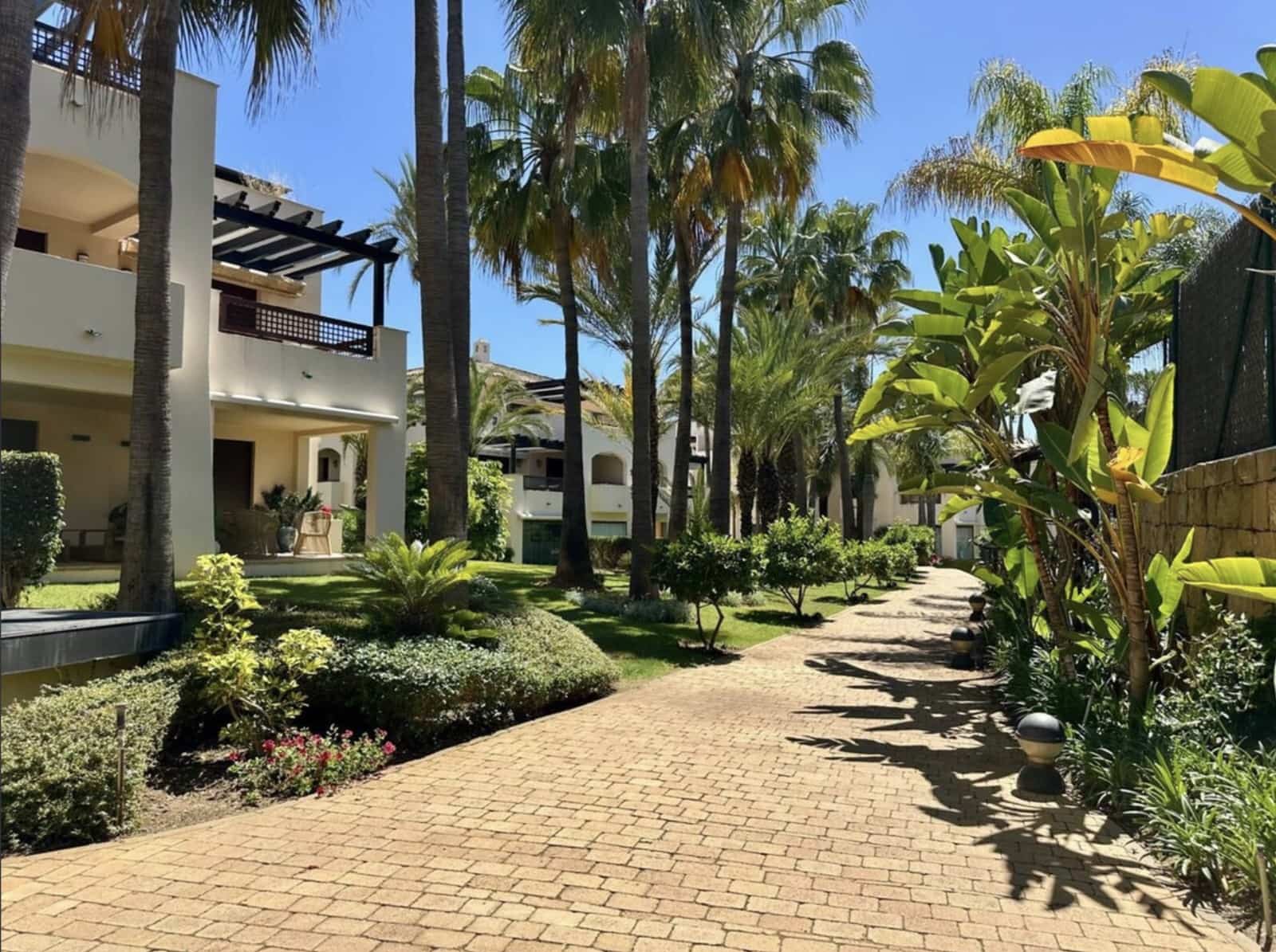 3 Zimmer Penthouse zu verkaufen in Nueva Andalucia mit Pool Garage - 1.525.000 € (Ref: 9831104)