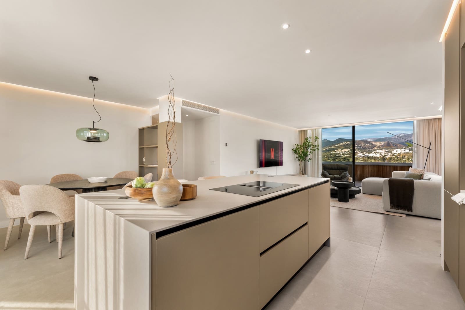2 Zimmer Apartment zu verkaufen in Marbella mit Pool Garage - 995.000 € (Ref: 9831106)