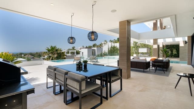 5 bedroom Villa for sale in Benahavís with pool garage - € 4,595,000 (Ref: 9833510)