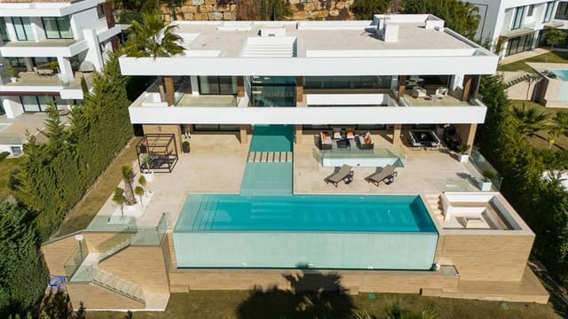 5 bedroom Villa for sale in Benahavís with pool garage - € 4,595,000 (Ref: 9833510)