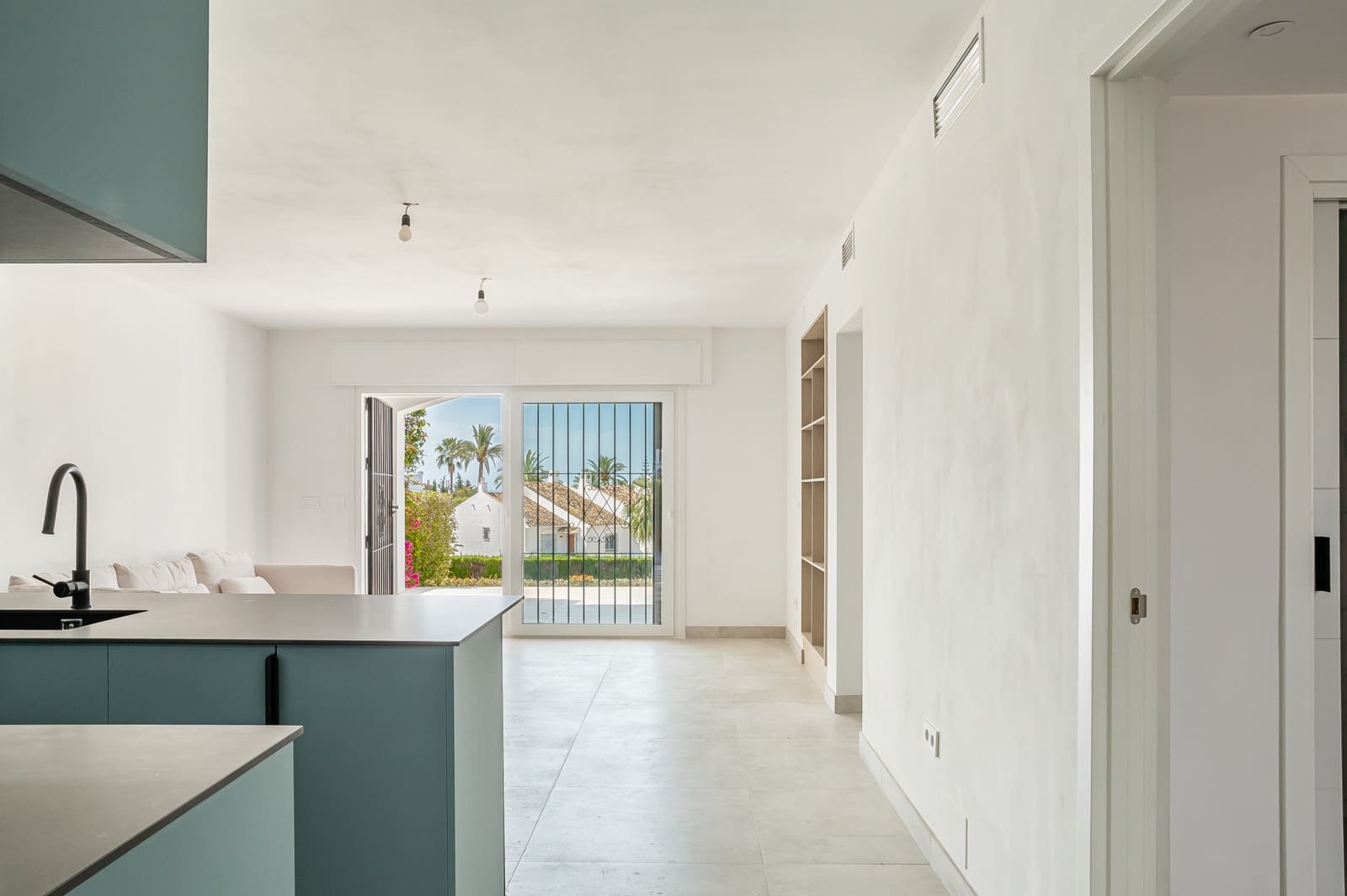 3 bedroom Apartment for sale in Marbella with pool garage - € 895,000 (Ref: 9833511)