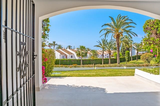 3 slaapkamer Appartement te koop in Nueva Andalucía Centro, Marbella met zwembad garage - € 875.000 (Ref: 9833511)
