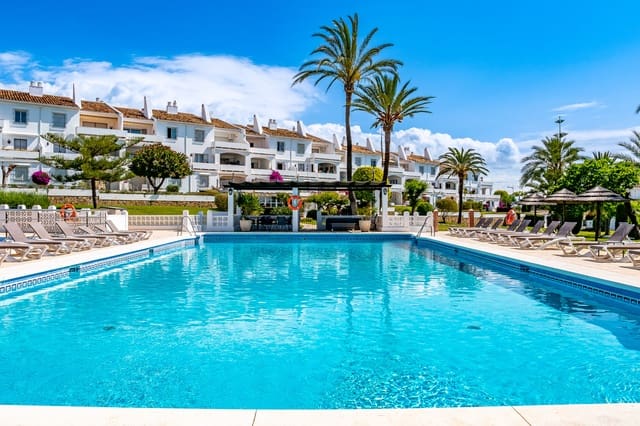 3 slaapkamer Appartement te koop in Nueva Andalucía Centro, Marbella met zwembad garage - € 875.000 (Ref: 9833511)